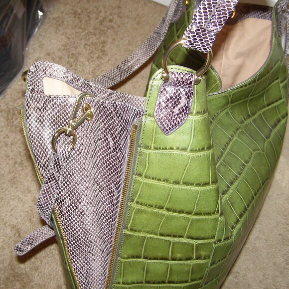 💚🐊 NWOT G.I.L.I. GREEN Croco Embossed Italian Leather Slouchy Wing Hobo - Picture 13 of 16